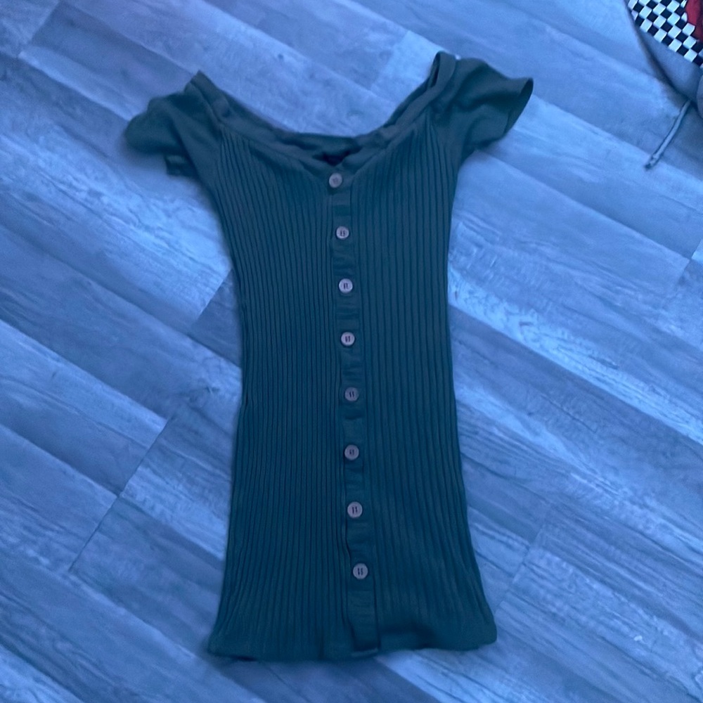 green dress